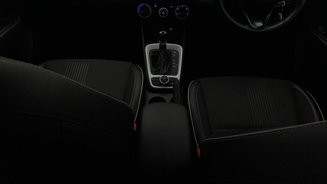 2022 Hyundai Venue Active, Automatic, 40909 km, Center Console