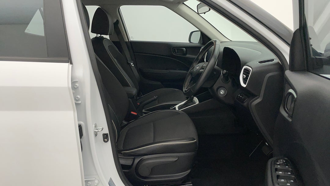 2022 Hyundai Venue Active, Automatic, 40909 km, Right Side Front Door Cabin View