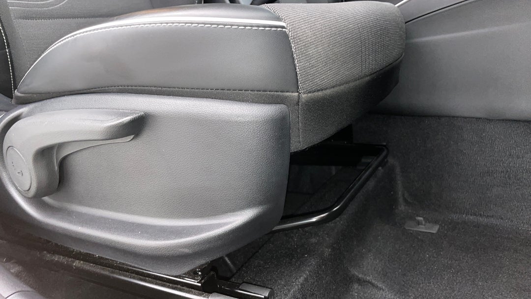 2022 Hyundai Venue Active, Automatic, 40909 km, Drivers Side Adjustment Panel