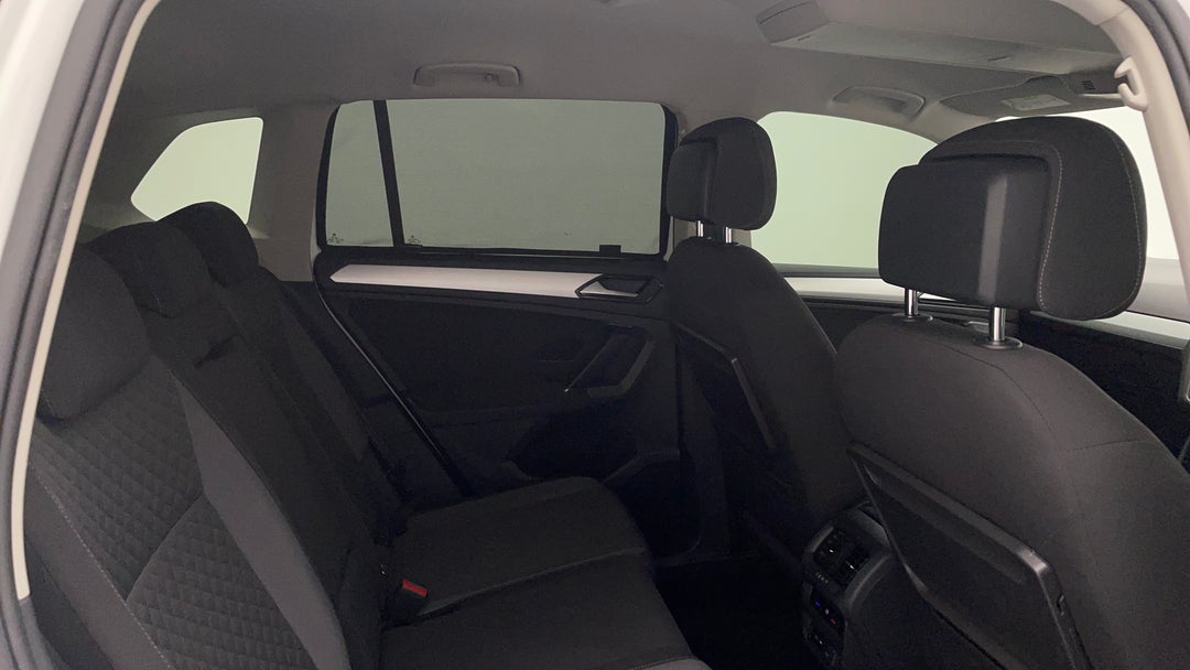 2018 Volkswagen Tiguan 132 Tsi Comfortline, Automatic, 122640 km, Right Side Rear Door Cabin View