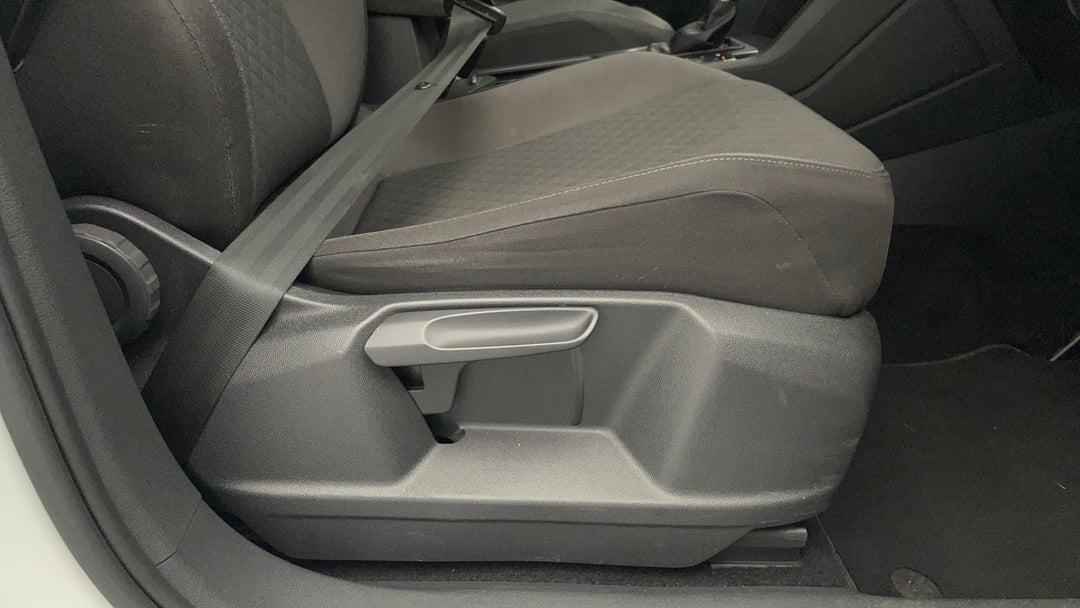 2018 Volkswagen Tiguan 132 Tsi Comfortline, Automatic, 122640 km, Drivers Side Adjustment Panel