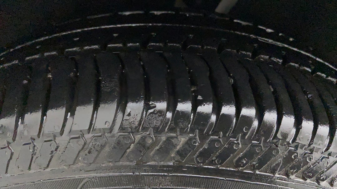 Right Rear Tyre Tread