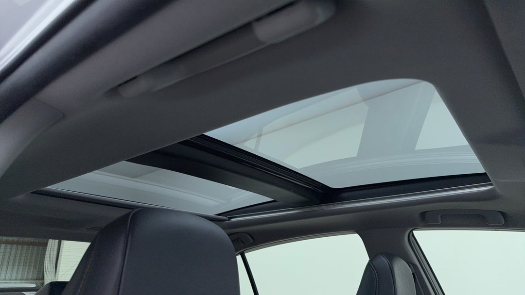 Interior Sunroof/Moonroof