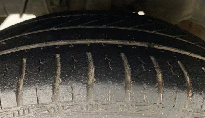2017 Hyundai Eon ERA PLUS (O), Petrol, Manual, 36,950 km, Right Rear Tyre Tread