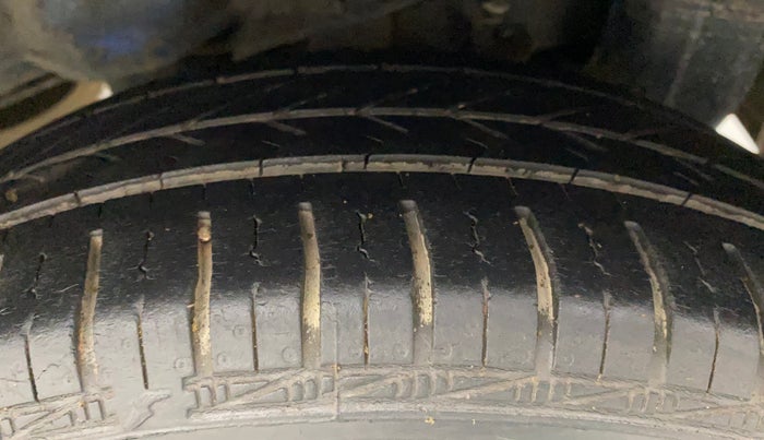 2017 Hyundai Eon ERA PLUS (O), Petrol, Manual, 36,950 km, Left Rear Tyre Tread