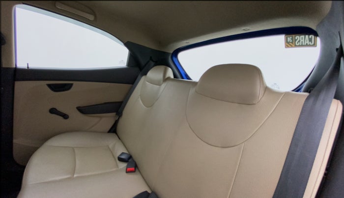 2017 Hyundai Eon ERA PLUS (O), Petrol, Manual, 36,950 km, Right Side Rear Door Cabin