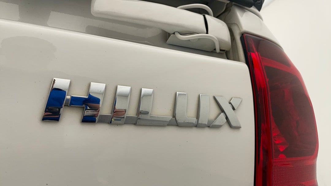 2021 Toyota Hilux Sr Hi-rider, Automatic, 105754 km, Badge (Boot Right Side)