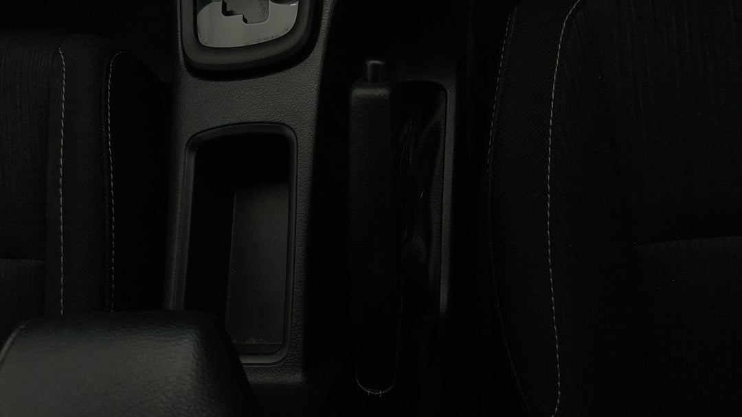 2021 Toyota Hilux Sr Hi-rider, Automatic, 105754 km, Handbrake