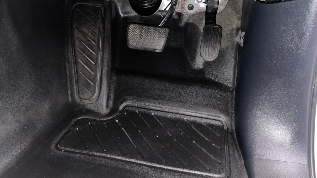 2021 Toyota Hilux Sr Hi-rider, Automatic, 105754 km, Pedals and Footmat