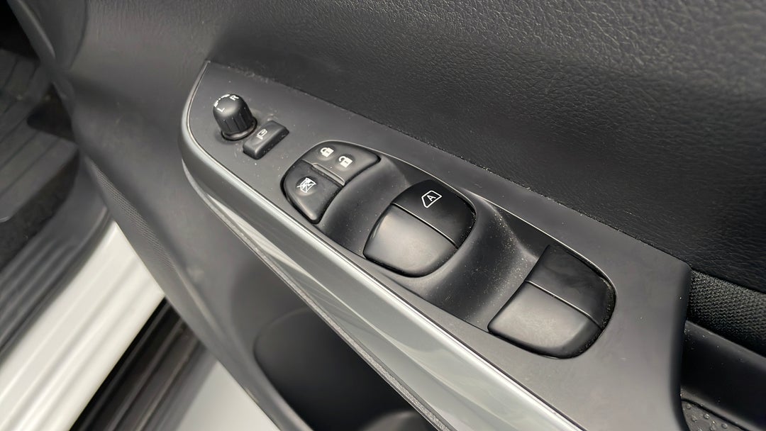 Drivers Side Door Panel Controls
