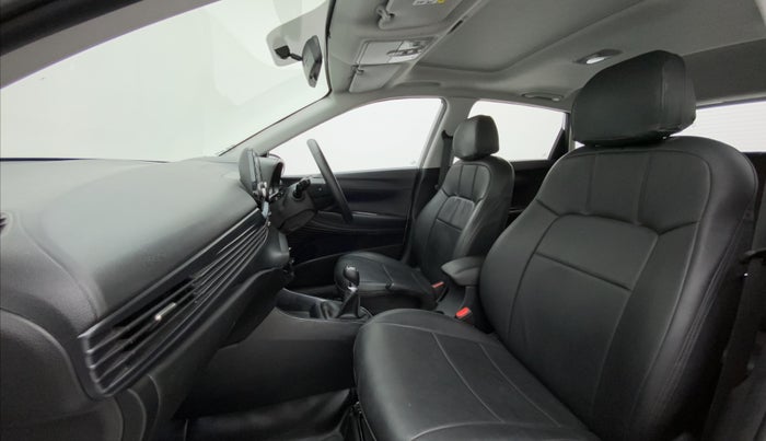 2023 Hyundai NEW I20 ASTA 1.2 MT, Petrol, Manual, 4,162 km, Right Side Front Door Cabin