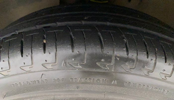 2017 Maruti IGNIS ALPHA 1.2 AMT, Petrol, Automatic, 1,03,150 km, Left Front Tyre Tread