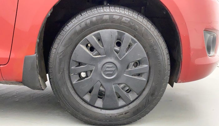 2013 Maruti Swift VDI, Diesel, Manual, 95,211 km, Right Front Wheel