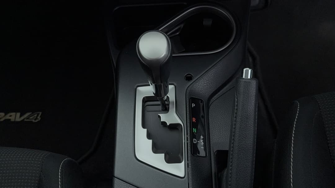 2017 Toyota RAV4 Gxl (4x4), Automatic, 121613 km, Gear Lever 