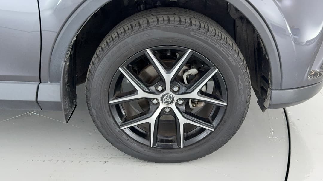 2017 Toyota RAV4 Gxl (4x4), Automatic, 121613 km, Right Front Wheel