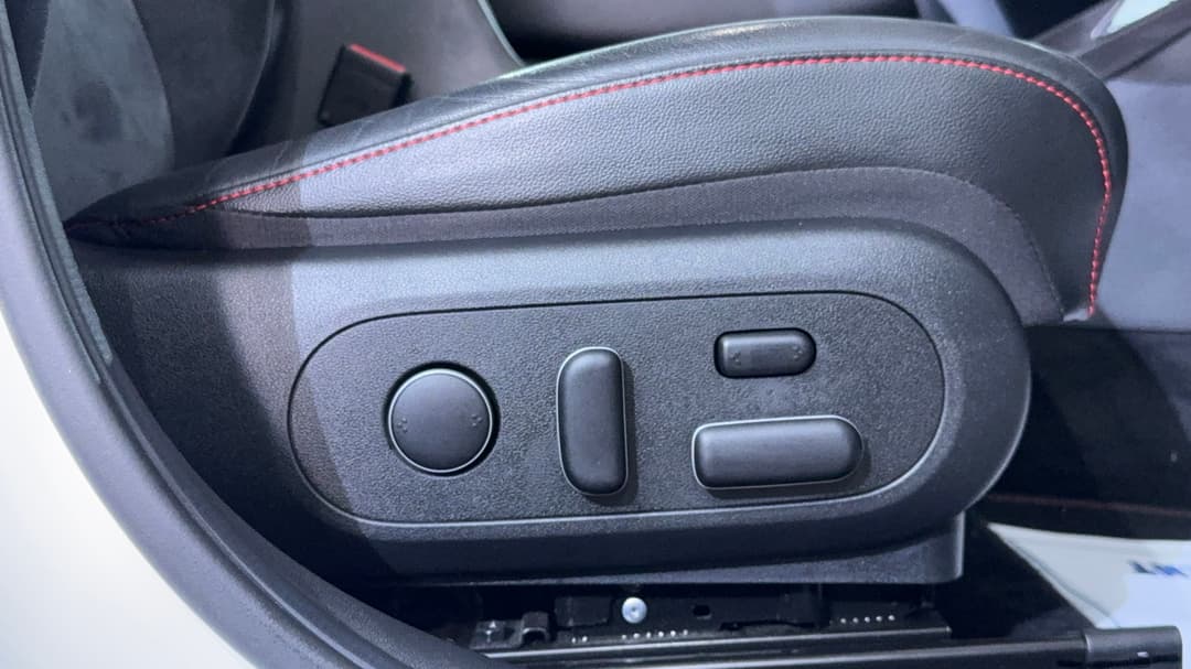 2023 Hyundai Kona Premium N Line, Automatic, 25968 km, Drivers Side Adjustment Panel