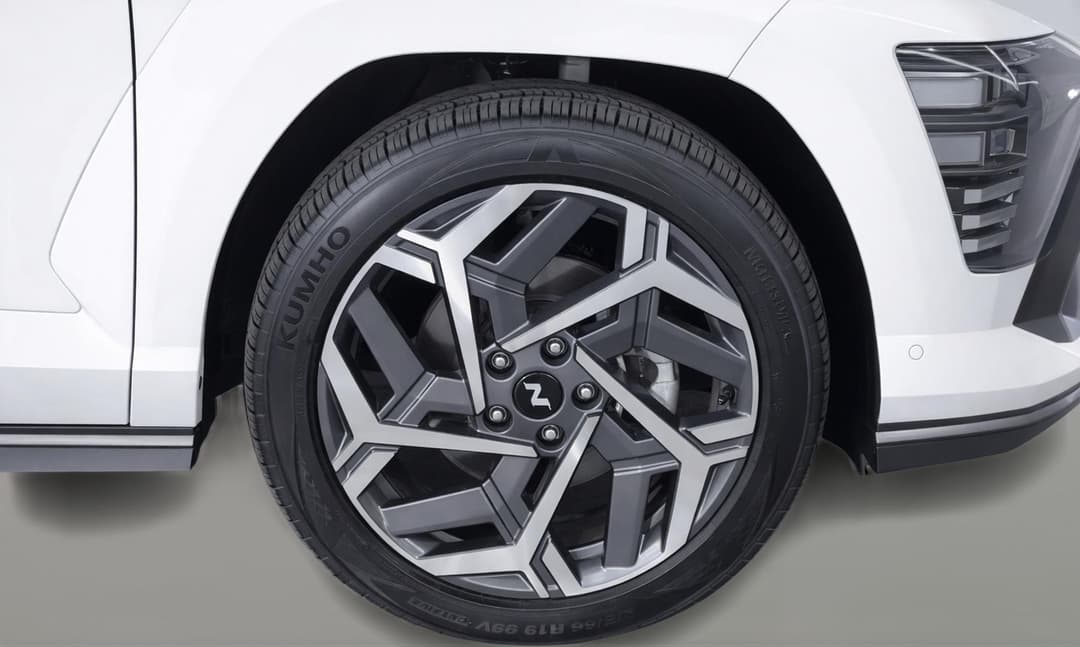2023 Hyundai Kona Premium N Line, Automatic, 25968 km, Right Front Wheel