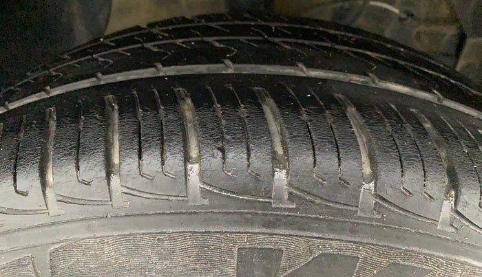 2019 Maruti Vitara Brezza VDI AMT, Diesel, Automatic, 52,896 km, Right Front Tyre Tread