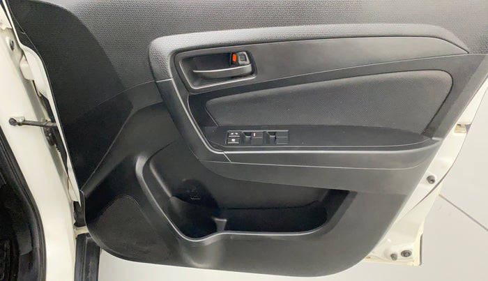 2019 Maruti Vitara Brezza VDI AMT, Diesel, Automatic, 52,896 km, Driver Side Door Panels Control