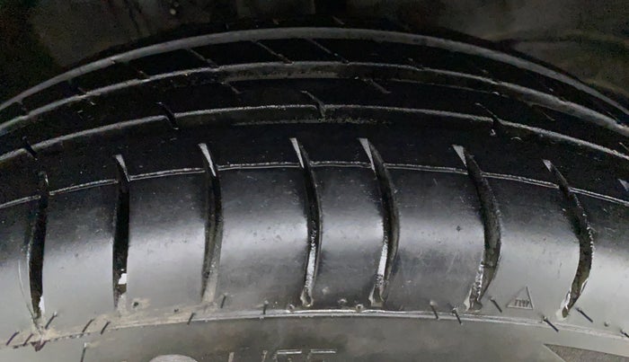 2017 Maruti Wagon R 1.0 VXI, Petrol, Manual, 39,435 km, Right Front Tyre Tread