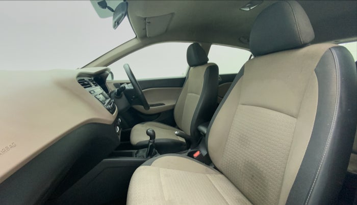 2017 Hyundai Elite i20 Magna Executive 1.2, Petrol, Manual, 21,677 km, Right Side Front Door Cabin View