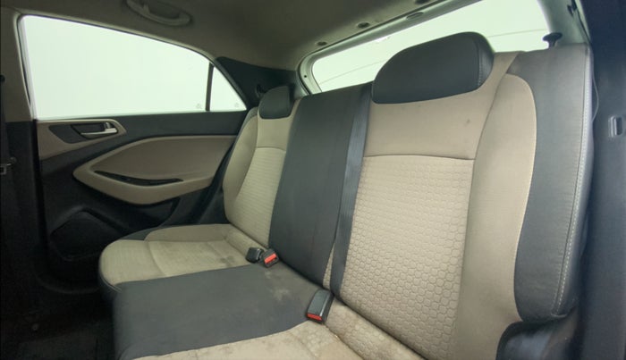 2017 Hyundai Elite i20 Magna Executive 1.2, Petrol, Manual, 21,677 km, Right Side Door Cabin View