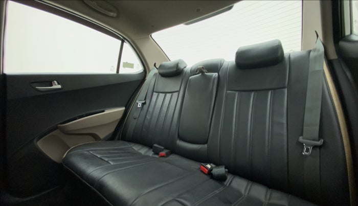 2015 Hyundai Xcent S 1.2, Petrol, Manual, 38,025 km, Right Side Rear Door Cabin