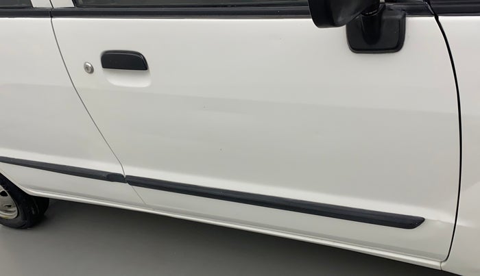 2011 Maruti Zen Estilo LXI, Petrol, Manual, 68,108 km, Driver-side door - Paint has faded