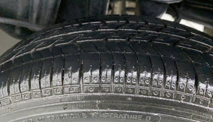 2011 Maruti Zen Estilo LXI, Petrol, Manual, 68,108 km, Left Rear Tyre Tread