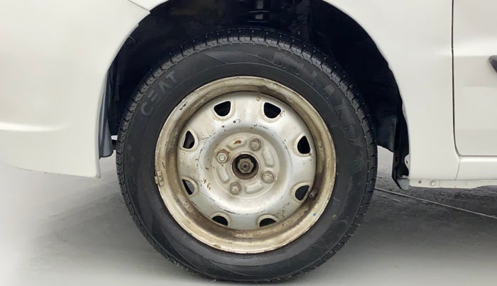 2011 Maruti Zen Estilo LXI, Petrol, Manual, 68,108 km, Left Front Wheel