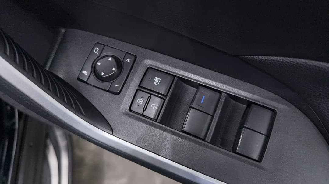 2022 Toyota RAV4 Gx (2WD), Automatic, 61320 km, Drivers Side Door Panel Controls