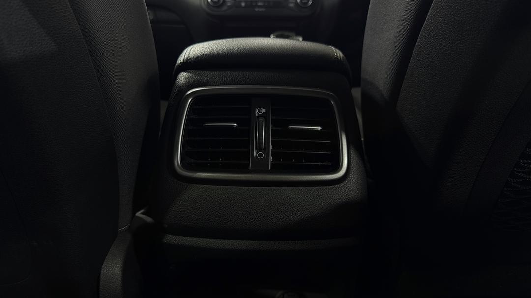 2016 Kia Sorento Si (4x2), Automatic, 113955 km, Rear A/C Vent