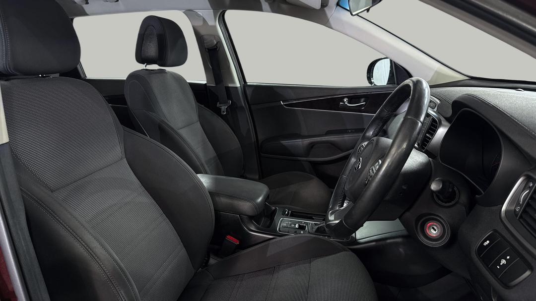 2016 Kia Sorento Si (4x2), Automatic, 113955 km, Right Side Front Door Cabin View