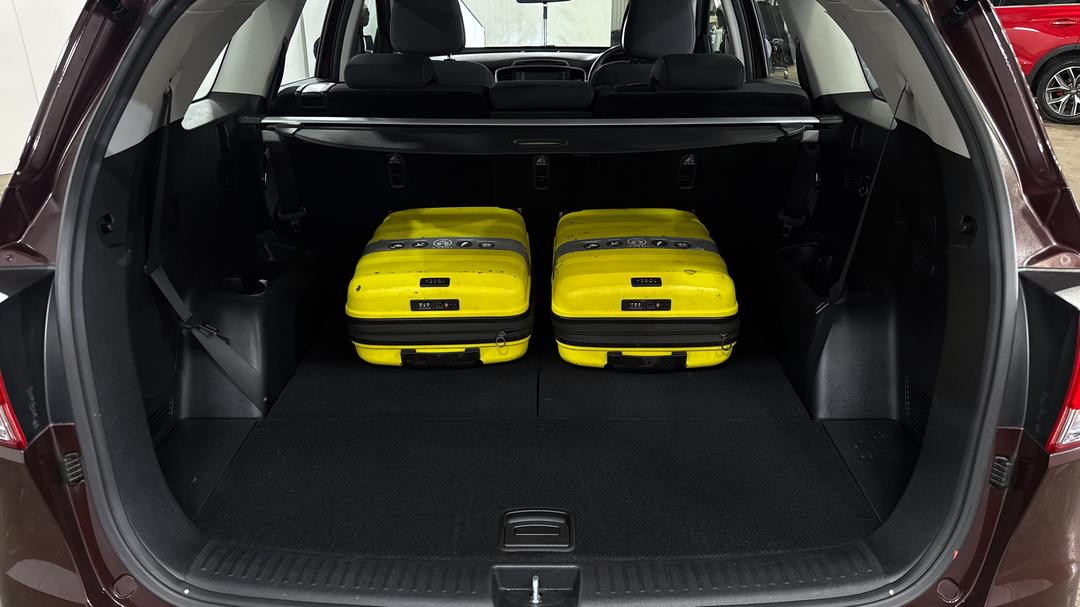 2016 Kia Sorento Si (4x2), Automatic, 113955 km, Boot Inside View with Luggage