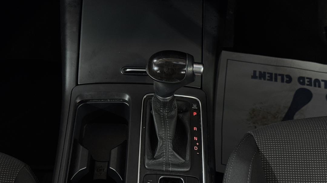 2016 Kia Sorento Si (4x2), Automatic, 113955 km, Gear Lever 