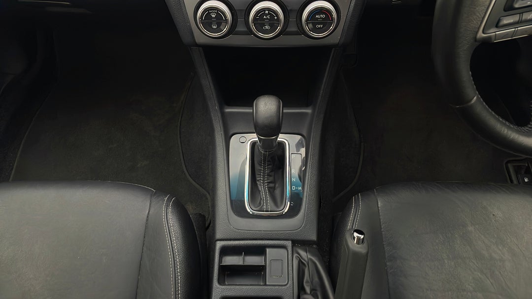 2016 Subaru Impreza 2.0i Premium (awd), Automatic, 88166 km, Gear Lever 