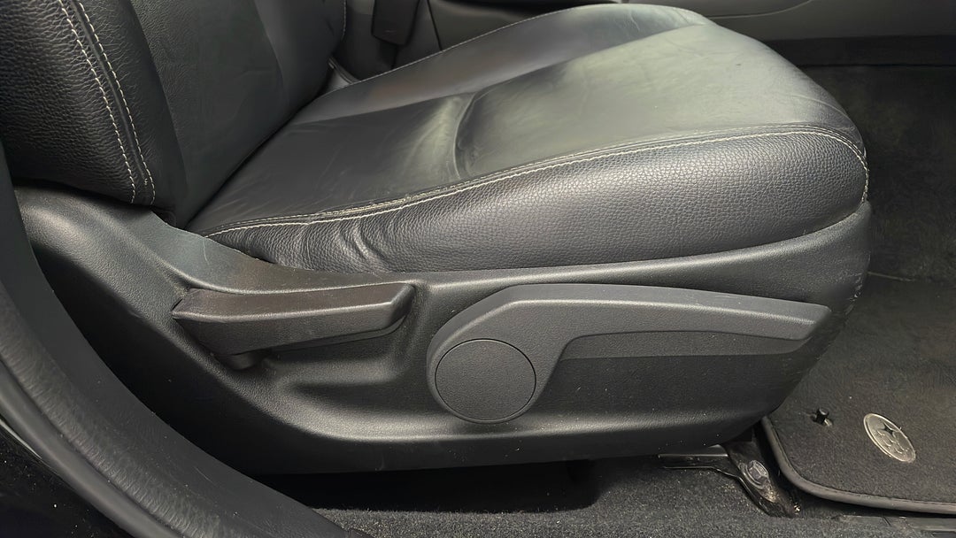 2016 Subaru Impreza 2.0i Premium (awd), Automatic, 88166 km, Drivers Side Adjustment Panel