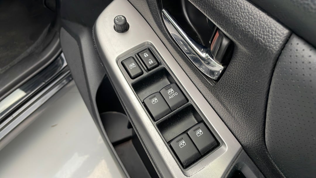 2016 Subaru Impreza 2.0i Premium (awd), Automatic, 88166 km, Drivers Side Door Panel Controls
