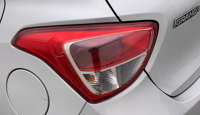 2013 Hyundai Grand i10 SPORTZ 1.2 KAPPA VTVT, Petrol, Manual, 31,279 km, Left tail light - Minor scratches