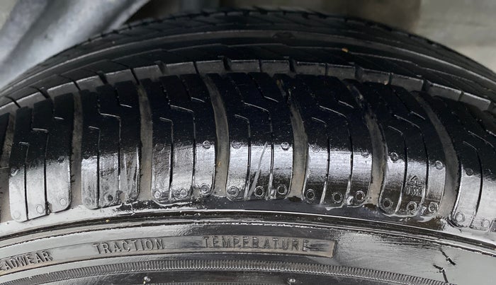 2014 Honda Brio 1.2 S MT I VTEC, Petrol, Manual, 40,880 km, Left Rear Tyre Tread