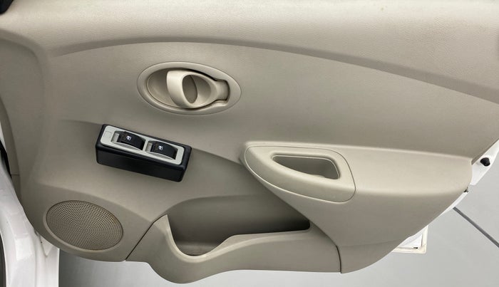 2016 Datsun Go A, Petrol, Manual, 1,16,613 km, Driver Side Door Panels Control