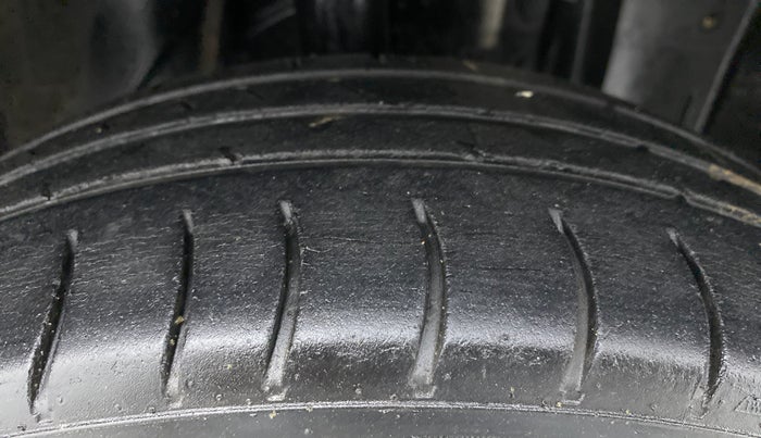 2016 Datsun Go A, Petrol, Manual, 1,16,613 km, Right Front Tyre Tread