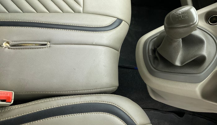 2016 Datsun Go A, Petrol, Manual, 1,16,613 km, Gear Lever