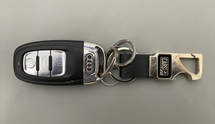 2014 Audi A4 2.0 TDI S LINE, Diesel, Automatic, 57,485 km, Key Close Up
