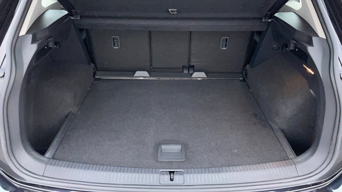 Volkswagen Tiguan-Boot Inside View