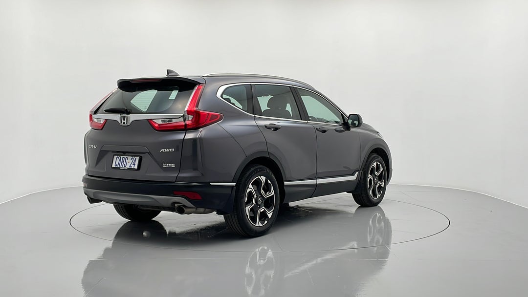 Right Back Diagonal (45- Degree) View