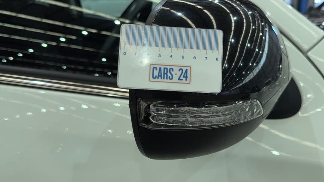 2022 Mitsubishi Pajero Sport Gls (4WD) 7 Seat, Automatic, 61250 km, Side Mirrors Housing RHS Chip