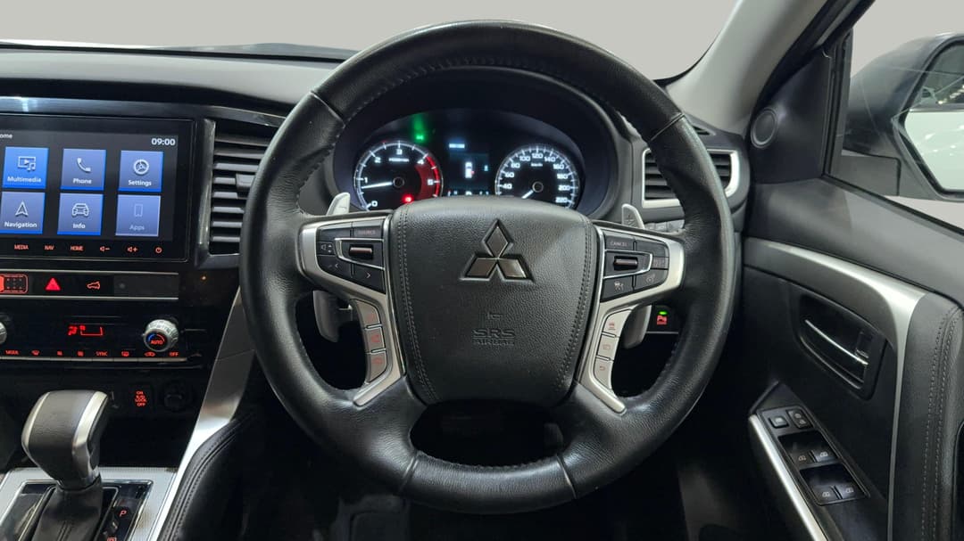 2022 Mitsubishi Pajero Sport Gls (4WD) 7 Seat, Automatic, 61250 km, Steering Wheel Close-up