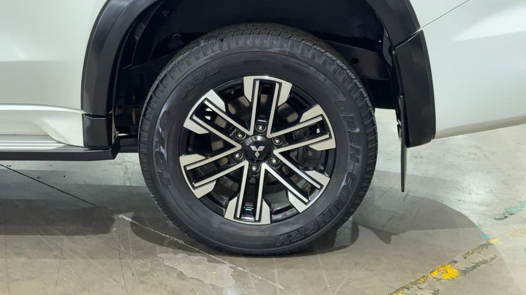 2022 Mitsubishi Pajero Sport Gls (4WD) 7 Seat, Automatic, 61250 km, Left Rear Wheel
