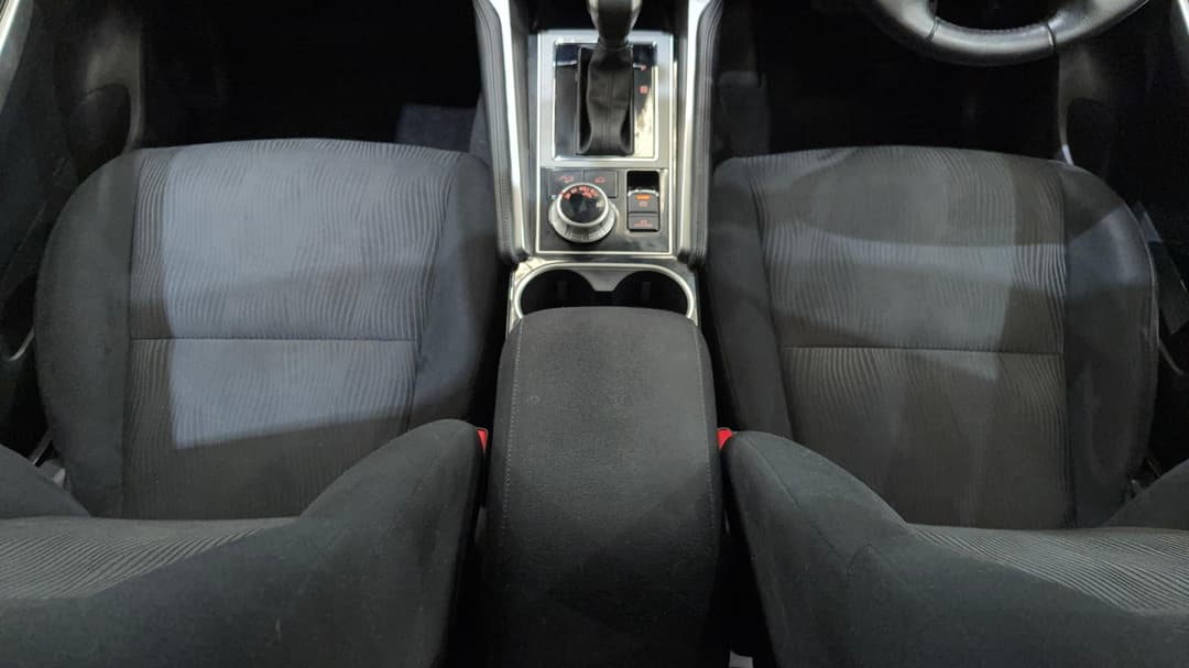 2022 Mitsubishi Pajero Sport Gls (4WD) 7 Seat, Automatic, 61250 km, Center Console